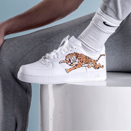 tritt-kunst custom sneakers Nike air force tiger custom