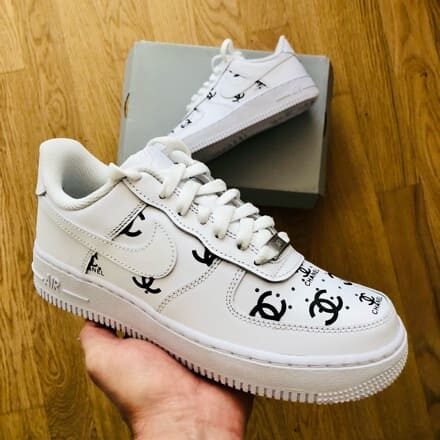 Tritt Kunst Custom Sneakers Nike Air Force Chanel Custom