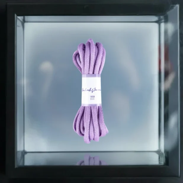 ovale violette schnürsenkel